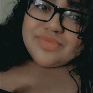 Meet your Posher, Carolina